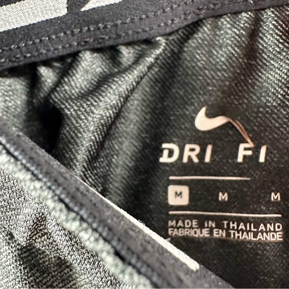 Nike Dri-Fit Charcoal Grey Running Shorts - Picture 4 of 6